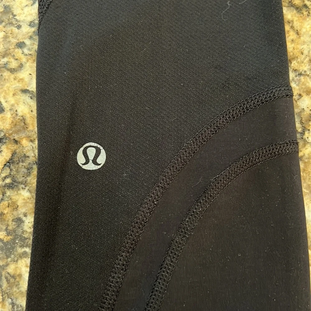 Lululemon Leggings | Back zip pocket | Size 2 | Black - Picture 4 of 5
